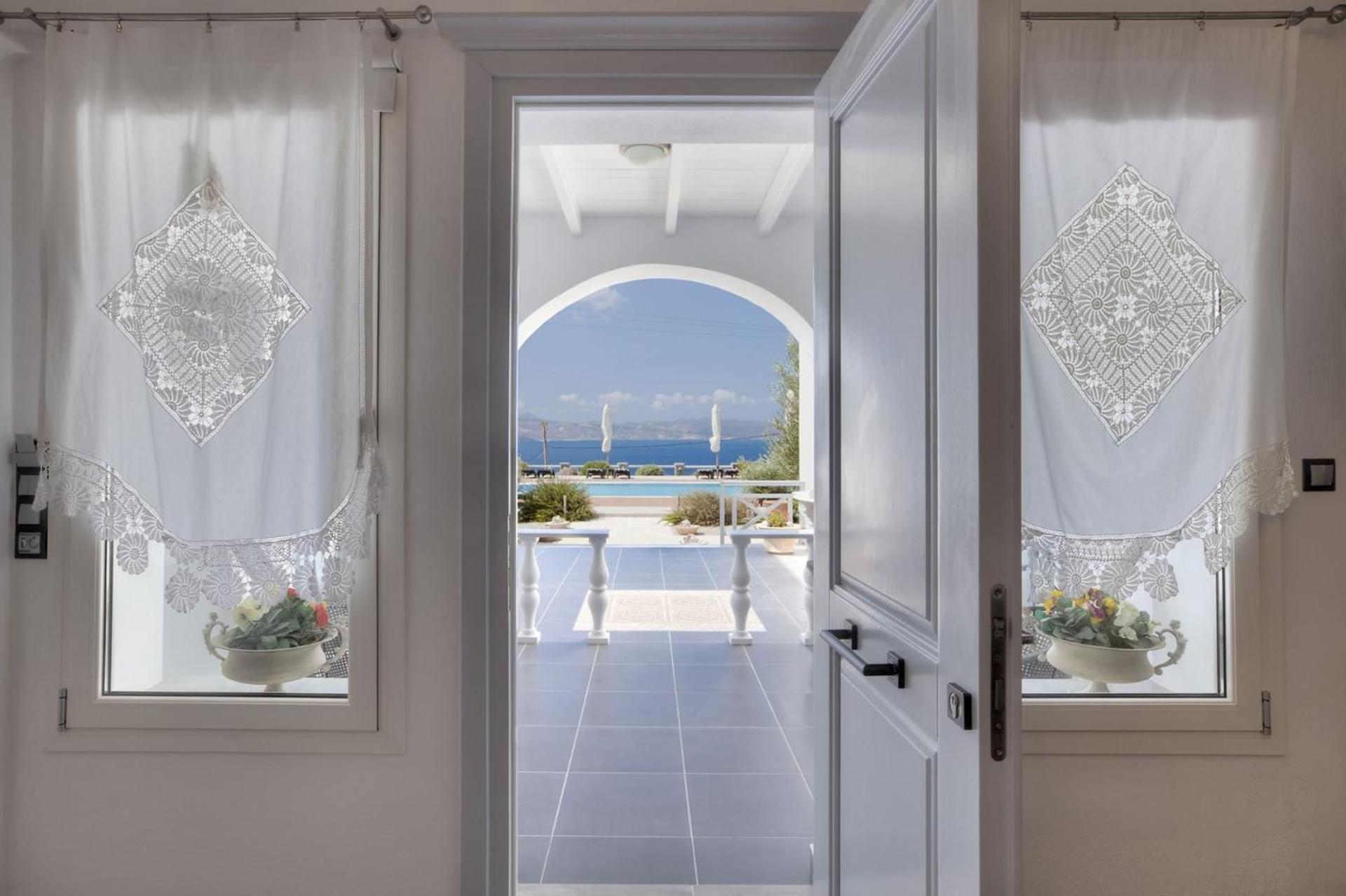 Miland Suites Adamantas  Buitenkant foto